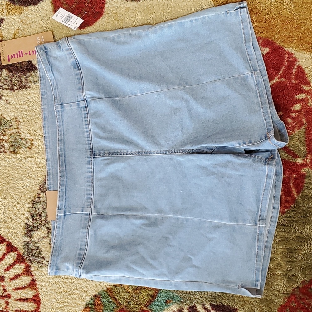 Juniors Vanilla Star Pull On High Rise Bike Shorts Size 2X Denim pockets NWT